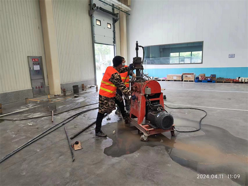 乌拉特前厂房地面下沉塌陷注浆加固施工